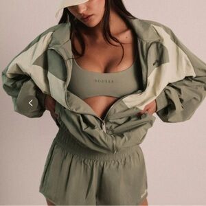 Bo+Tee SPORTY Green Windbreaker (S/M)